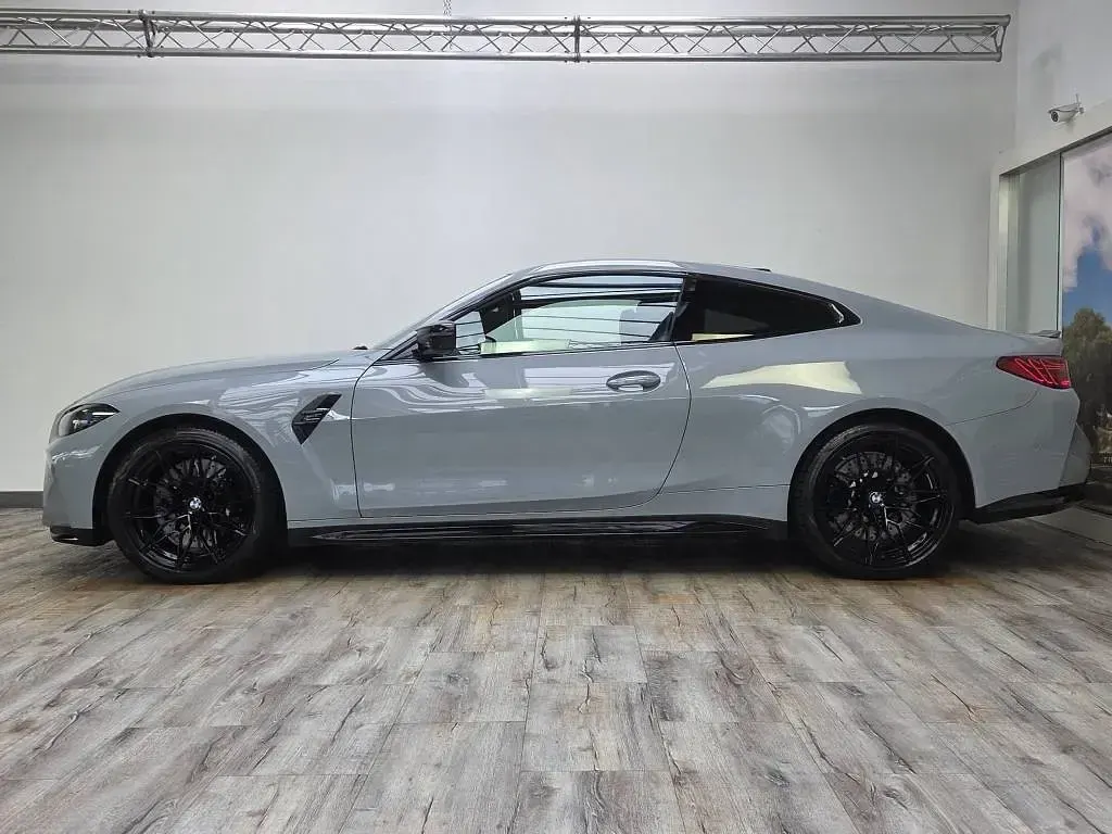 Używany BMW M4 Performance 530 KM (389 kW) 2025 Szary Coupe