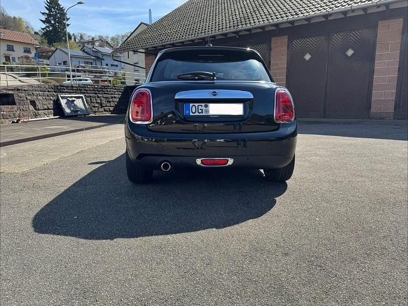 Usata Mini Cooper D 116 CV (85 kW) 2019 Nero Utilitaria