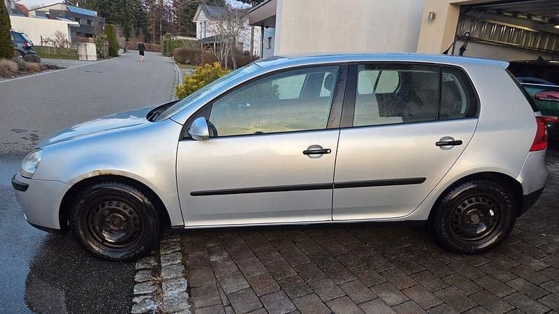 Gebraucht VW Golf IV Trendline 102 PS (75 kW) 2005 Silber Limousine