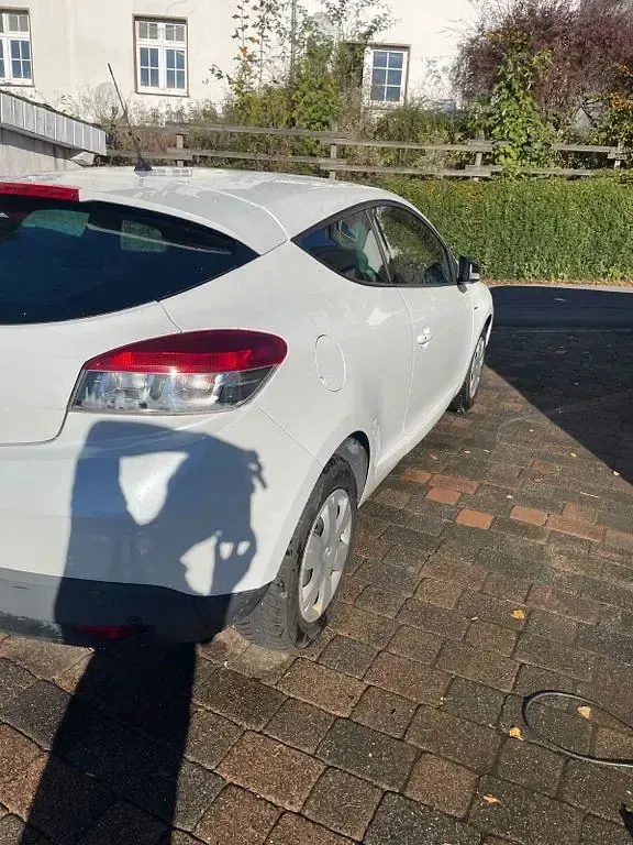 Gebraucht Renault Mégane Bose Edition 132 PS (97 kW) 2015 Weiß Coupé