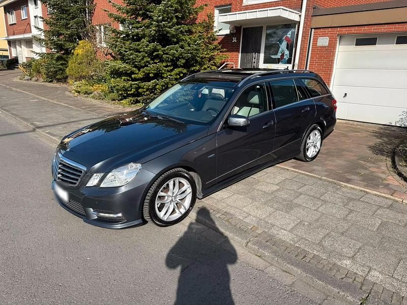 Gebraucht Mercedes E250 AMG 204 PS (150 kW) 2012 Grau Kombi