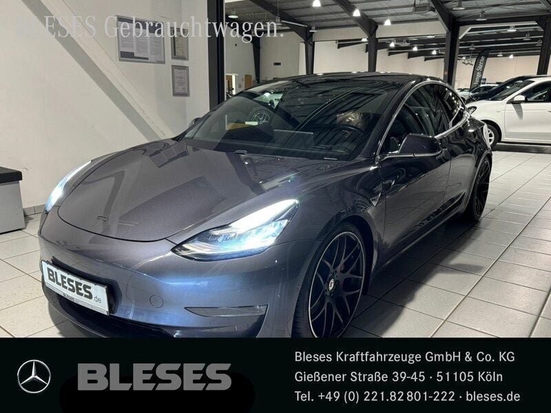 Grau Gebraucht 2020 Tesla Model 3 Long Range AWD Limousine | 19.788 € (Fairer Preis) - Bild 1/4