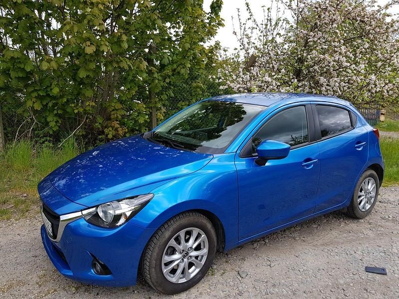 Blau Gebraucht 2016 Mazda 2 Kleinwagen | 11.900 € (Guter Preis) - Bild 1/4