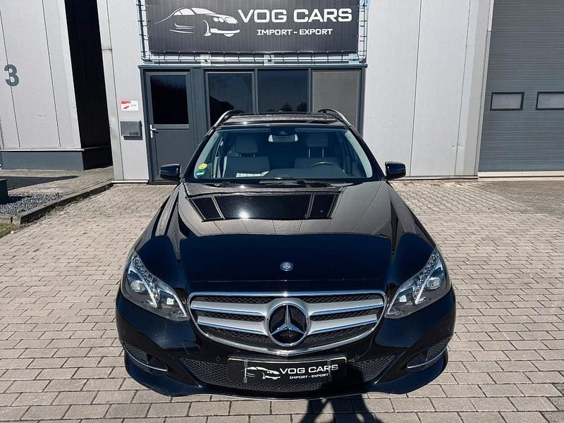 Second-hand Mercedes E250 204 CP (150 kW) 2015 Negru Break