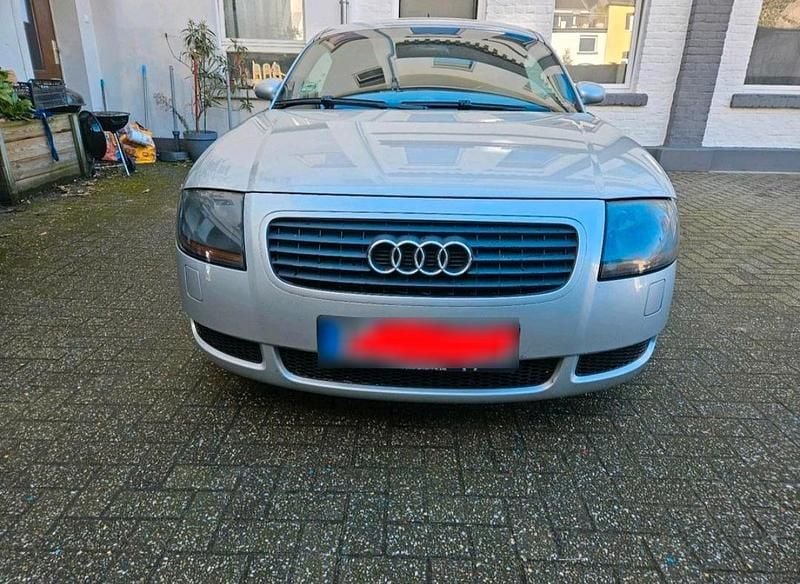 Second-hand Audi TT 224 CP (164 kW) 2004 Argintiu Coupe
