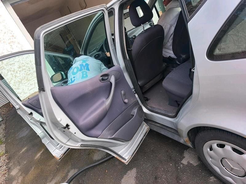 Gebraucht Mercedes A170 Classic 95 PS (69 kW) 2003 Silber Kleinwagen