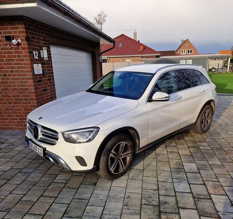 Weiß Gebraucht 2020 Mercedes GLC220 SUV | 37.500 € (Fairer Preis) - Bild 1/4