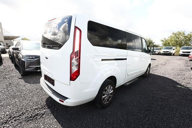 Frost weiß frost weiß frost weiß Gebraucht 2019 Ford Tourneo Custom Titanium X Van | 34.270 € (Etwas zu teuer) - Bild 1/4