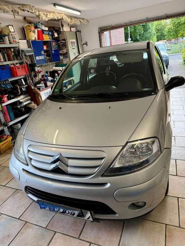 Silber Gebraucht 2007 Citroën C3 Comfort Kleinwagen | 1.500 € (Guter Preis) - Bild 1/4