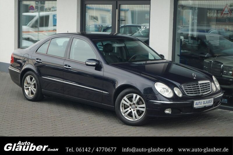 Blau Gebraucht 2006 Mercedes E320 Elegance Limousine | 3.950 € (Superpreis) - Bild 1/4