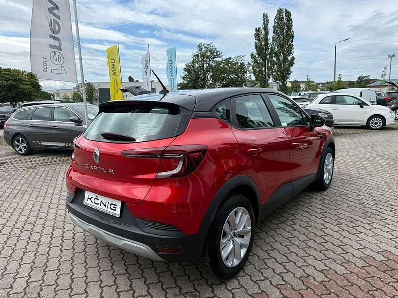Gebraucht Renault Captur Equilibre 100 PS (73 kW) 2023 Dezirrot metallic, black pear SUV