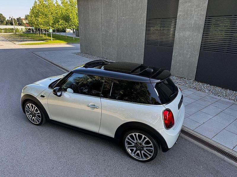 Silber Gebraucht 2017 Mini Cooper Kleinwagen | 17.500 € (Fairer Preis) - Bild 1/4