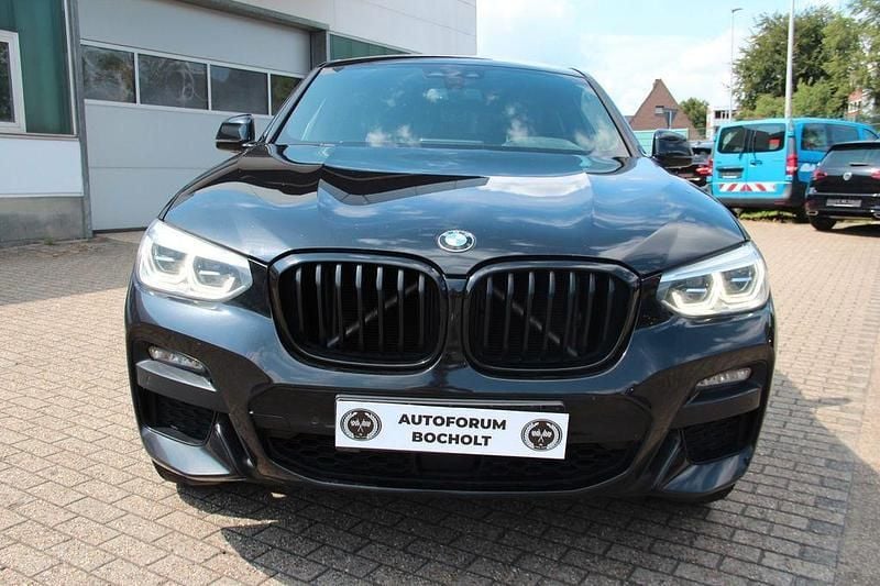 Black sapphire metallic Gebraucht 2020 BMW X4 M Sport SUV | 29.600 € (Fairer Preis) - Bild 1/4