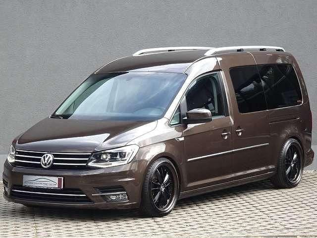 Braun Gebraucht 2016 VW Caddy Maxi Highline Van / Kleinbus | 16.980 € (Guter Preis) - Bild 1/3