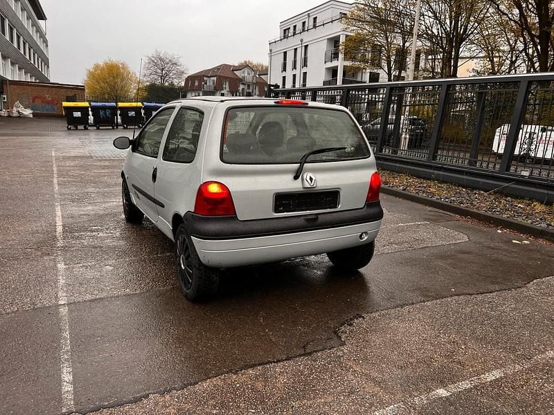 Second-hand Renault Twingo 56 CP (41 kW) 2007 Argintiu Hatchback