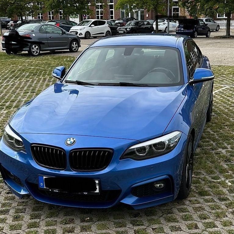 Blau Gebraucht 2021 BMW 220 M Sport Coupé | 31.000 € (Fairer Preis) - Bild 1/4