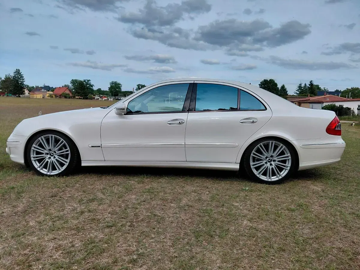 Gebraucht Mercedes E300 211 PS (155 kW) 2008 Weiß Limousine