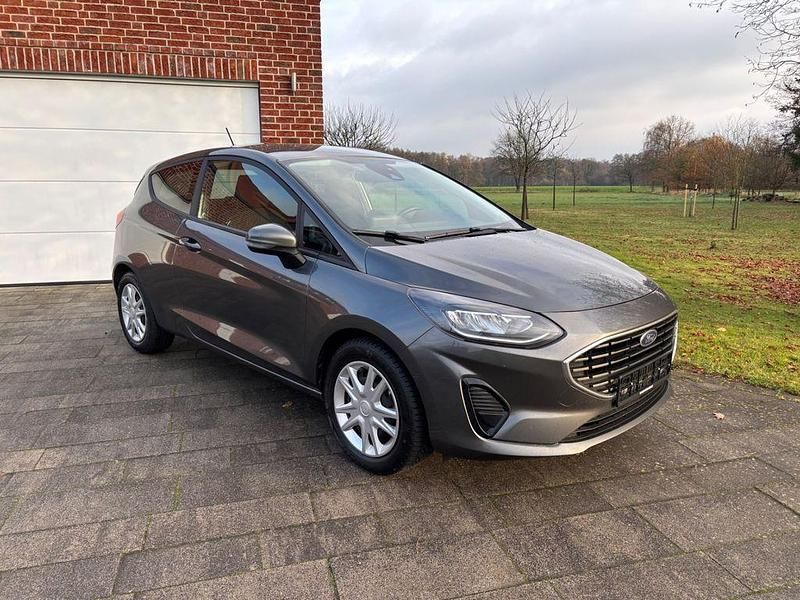 Gebraucht Ford Fiesta Cool & Connect 125 PS (91 kW) 2022 Grau Limousine
