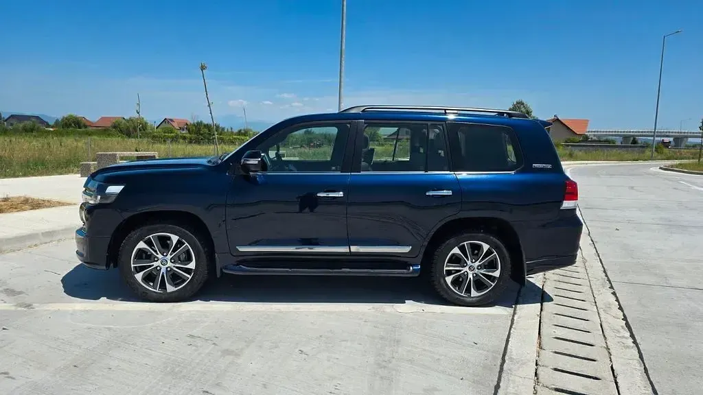Gebraucht Toyota Land Cruiser Executive 309 PS (227 kW) 2020 Blau SUV