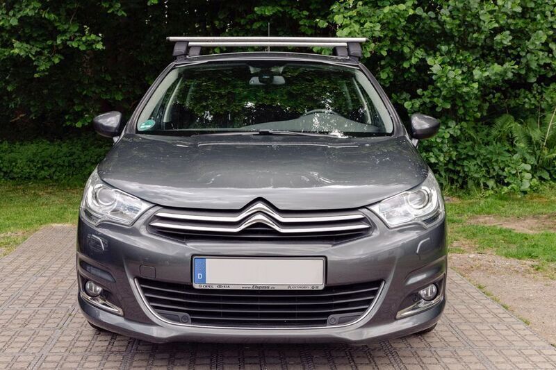 Grau Gebraucht 2012 Citroën C4 Exclusive Limousine | 6.900 € (Fairer Preis) - Bild 1/4