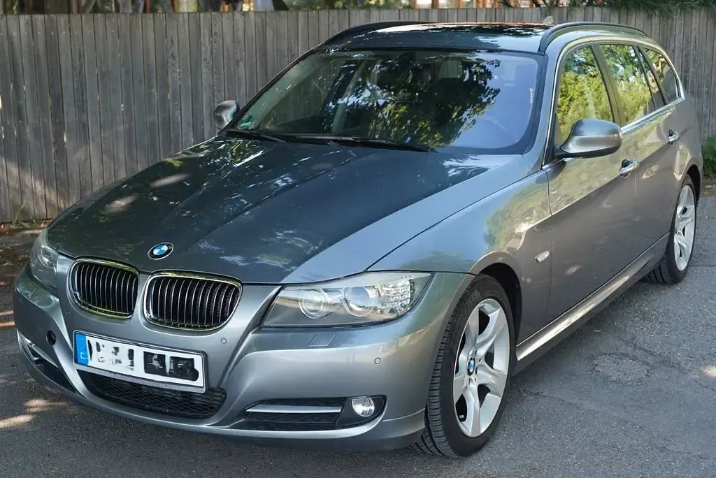 Gebraucht BMW 325 204 PS (150 kW) 2012 Grau Kombi