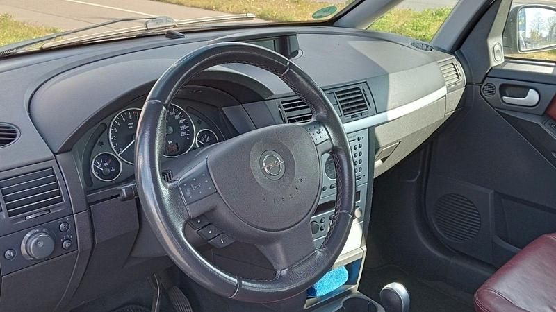 Gebraucht Opel Meriva 101 PS (74 kW) 2004 Silber Van / Kleinbus