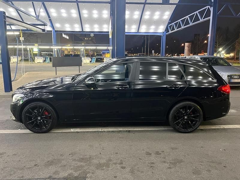 Gebraucht Mercedes C220 170 PS (125 kW) 2015 Schwarz Kombi