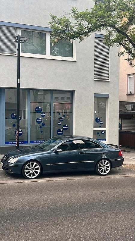 Blau Gebraucht 2003 Mercedes CLK320 Avantgarde Coupé | 4.300 € (Fairer Preis) - Bild 1/4