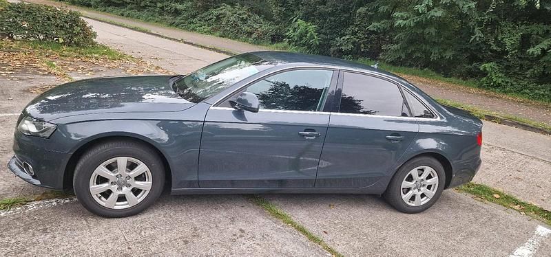 Grau Gebraucht 2009 Audi A4 Ambiente Limousine | 5.999 € (Fairer Preis) - Bild 1/4