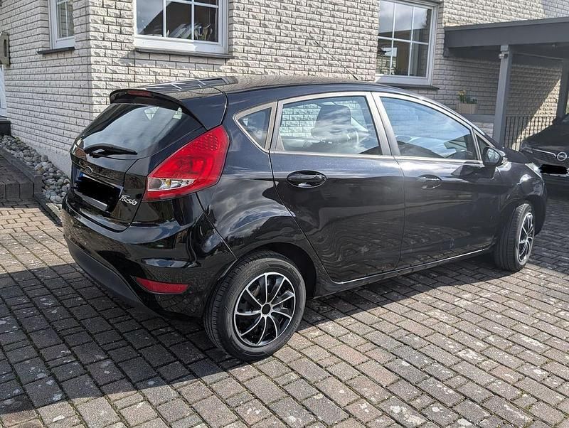 Gebraucht Ford Fiesta Trend 82 PS (60 kW) 2010 Schwarz Kleinwagen