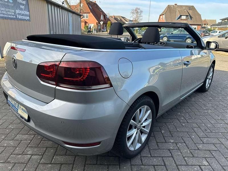 Gebraucht VW Golf Cabriolet Basis 105 PS (77 kW) 2012 Tungsten silver metallic Cabrio