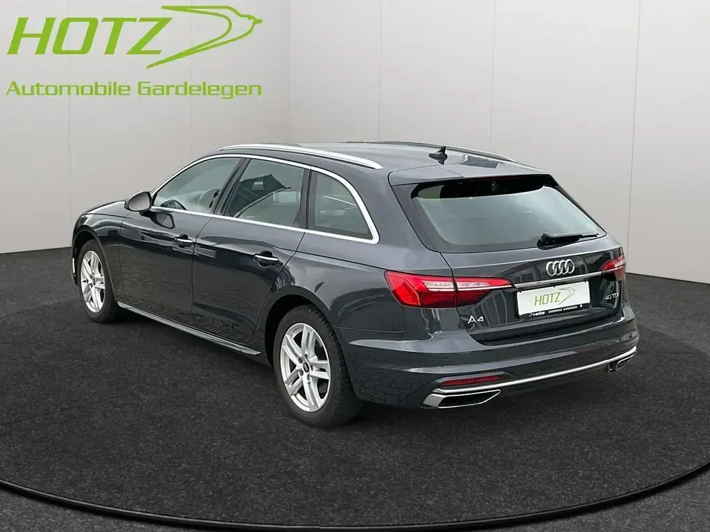 Używany Audi A4 Advanced 204 KM (150 kW) 2023 Szary Kombi