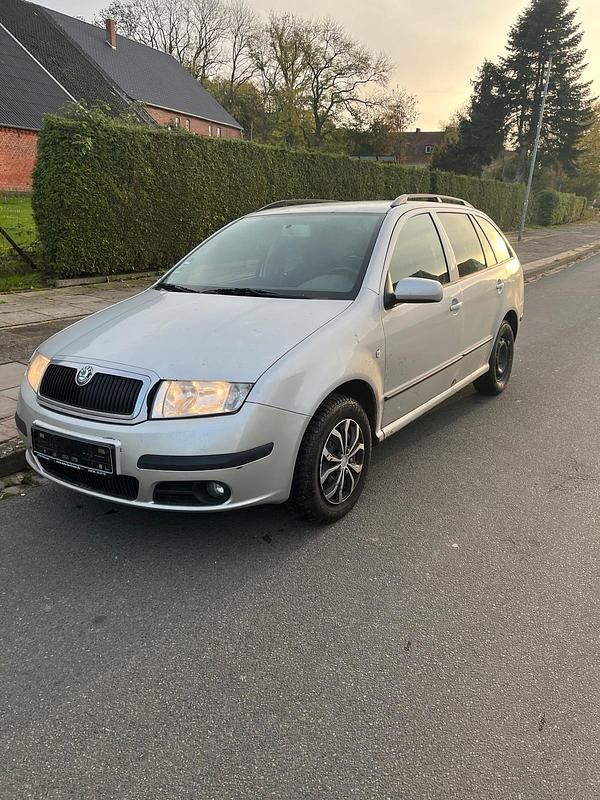 Silber Gebraucht 2007 Skoda Fabia Kombi | 1.200 € (Guter Preis) - Bild 1/4