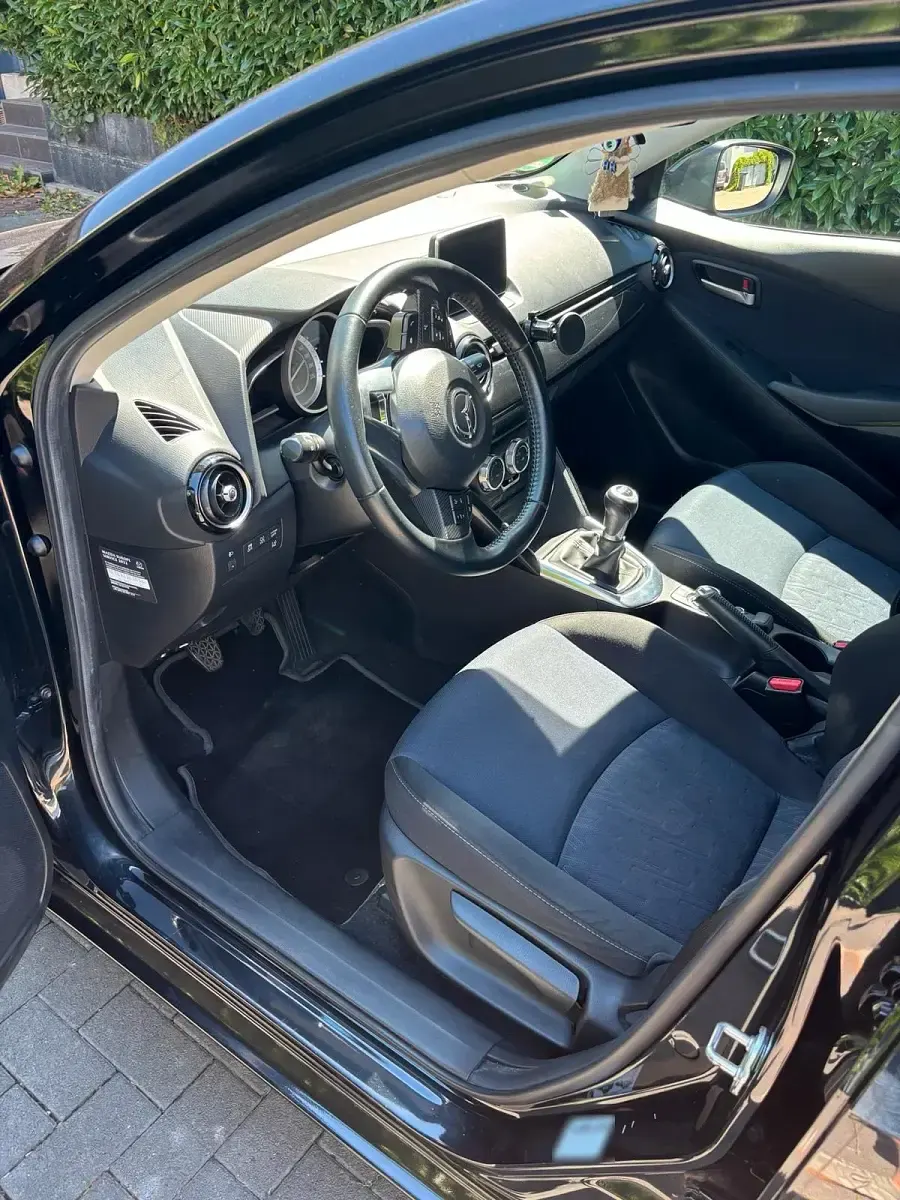 Gebraucht Mazda 2 Nakama 90 PS (66 kW) 2016 Schwarz Kleinwagen
