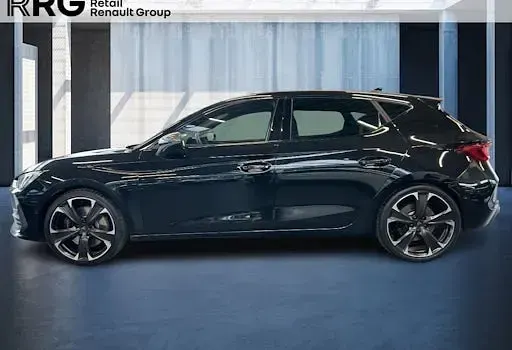 Używany Cupra Leon VZ 300 KM (220 kW) 2021 Czarny Sedan/Limuzyna