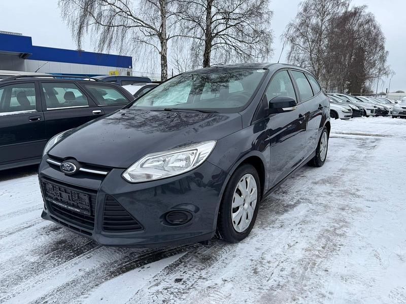 Gebraucht Ford Focus Trend 95 PS (69 kW) 2014 Blau Kombi