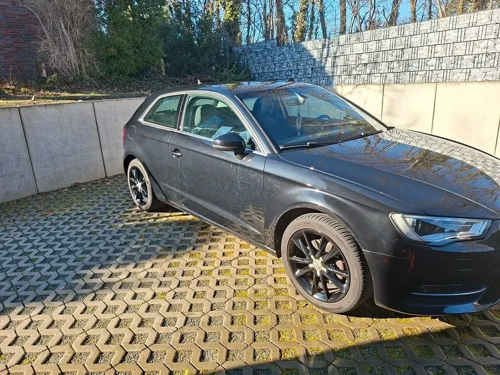 Używany Audi A3 Ambition 125 KM (91 kW) 2013 Czarny Sedan/Limuzyna