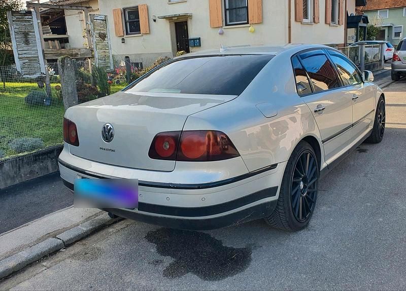 Second-hand VW Phaeton 224 CP (164 kW) 2009 Auriu Berlinǎ