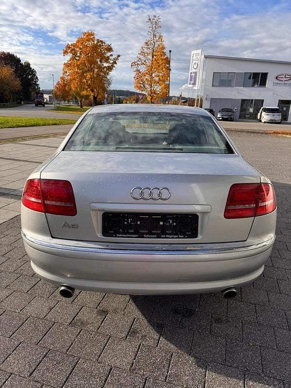 Silber Gebraucht 2004 Audi A8L Limousine | 2.500 € - Bild 1/4