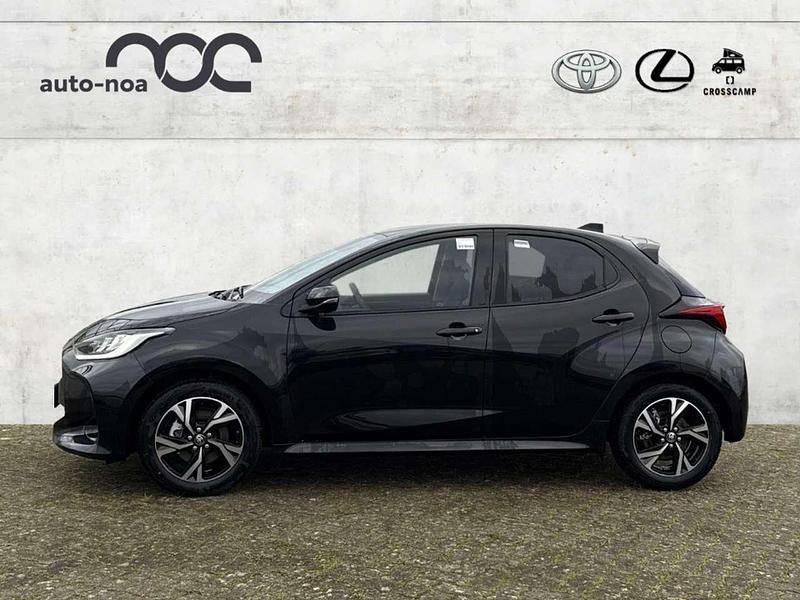 Neu Toyota Yaris Hybrid 116 PS (85 kW) 2025 Black mica / ink Kleinwagen