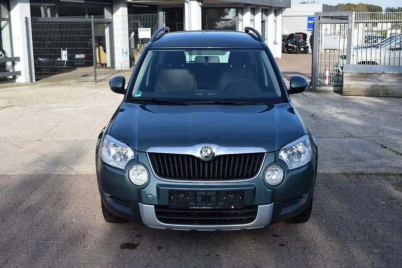 Grün Gebraucht 2013 Skoda Yeti Plus Edition SUV | 9.998 € (Fairer Preis) - Bild 1/4