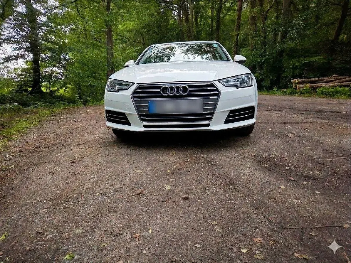 Gebraucht Audi A4 Design 150 PS (110 kW) 2017 Weiß Kombi