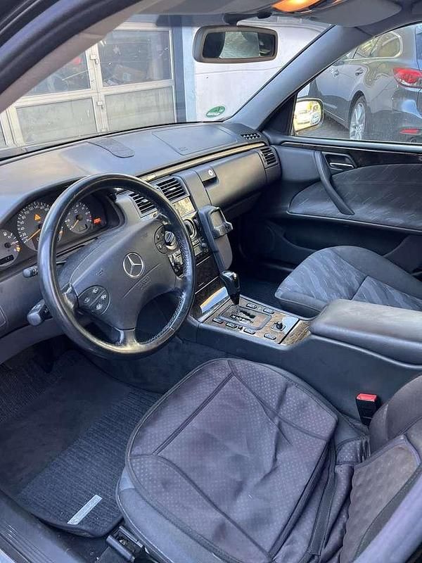 Gebraucht Mercedes E240 Elegance 170 PS (125 kW) 2000 Kombi