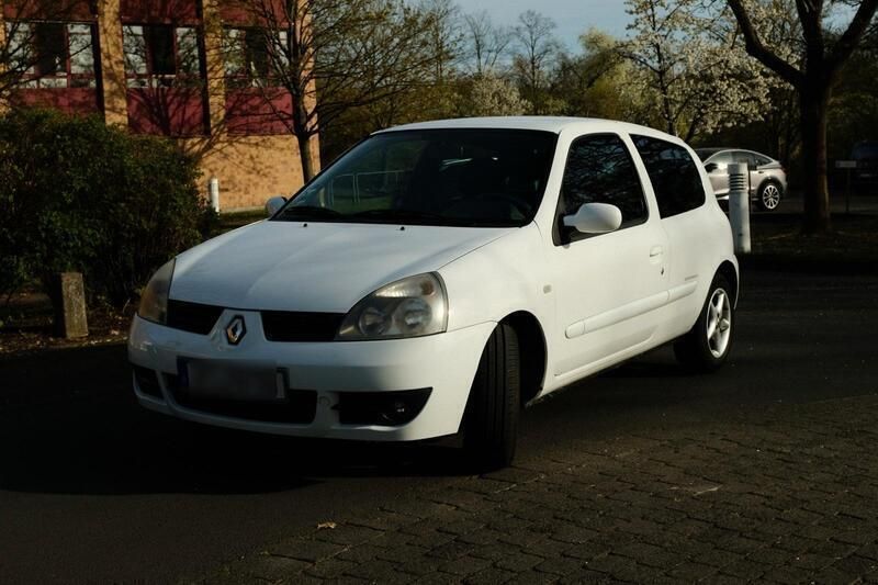 Weiß Gebraucht 2007 Renault Clio II Campus Kleinwagen | 1.700 € (Guter Preis) - Bild 1/4