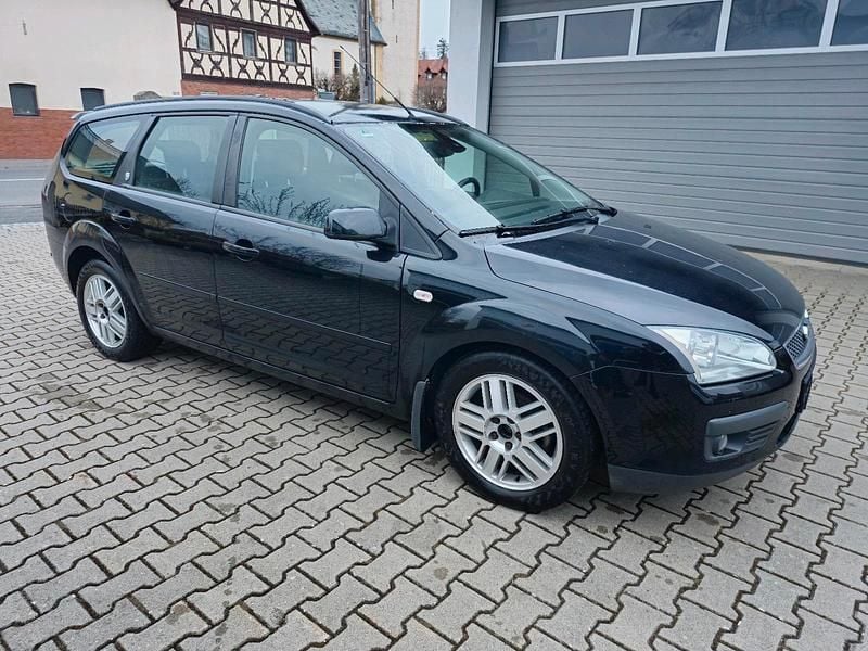 Gebraucht Ford Focus Ghia 115 PS (84 kW) 2005 Schwarz Kombi