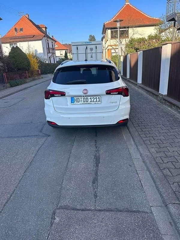 Gebraucht Fiat Tipo Easy 120 PS (88 kW) 2017 Weiß Kombi