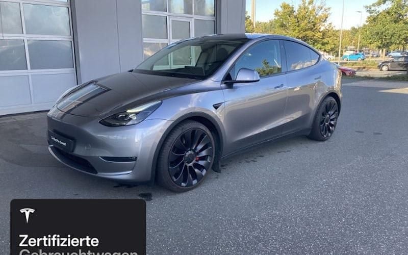 Silber Gebraucht 2023 Tesla Model Y Performance SUV | 40.100 € (Fairer Preis) - Bild 1/4