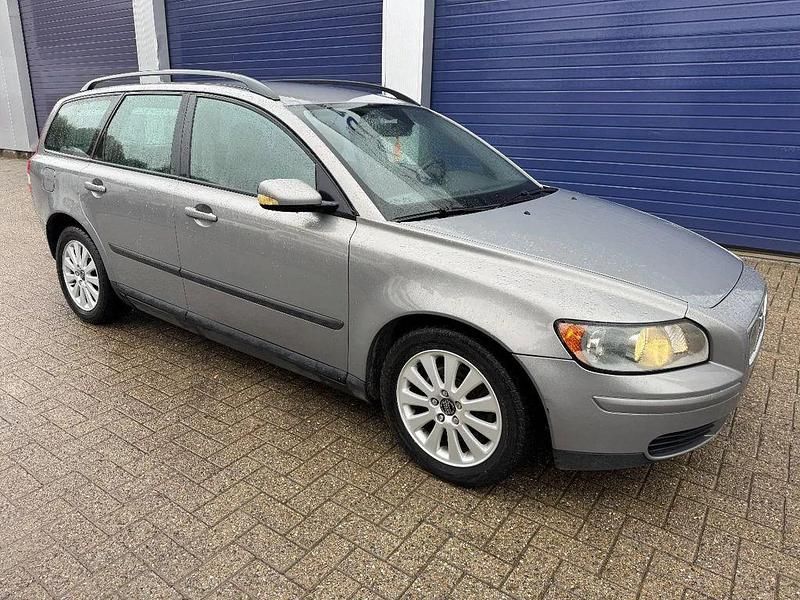 Grau Gebraucht 2005 Volvo V50 Kombi | 1.573 € (Guter Preis) - Bild 1/4