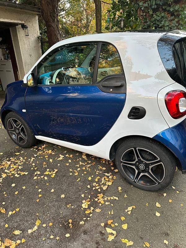 Blau Gebraucht 2016 Smart ForTwo Coupé Proxy Cabrio | 7.200 € (Guter Preis) - Bild 1/4