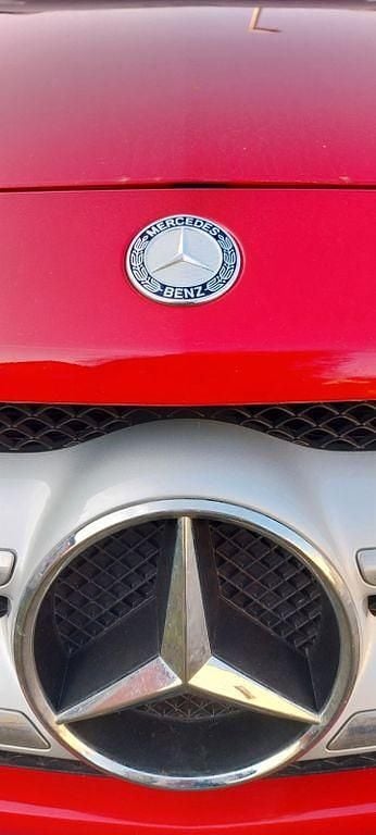 Rot Gebraucht 2016 Mercedes GLA250 SUV | 15.500 € (Superpreis) - Bild 1/4